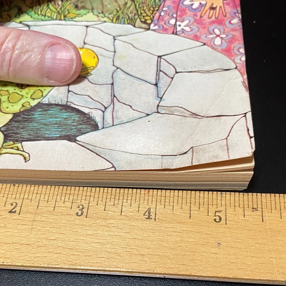 Vintage 1977 volume of Grinms’ Fairy Tales book